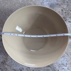 Mikasa Swirl Tan 9.75” Vegetable Serving Bowl EUC